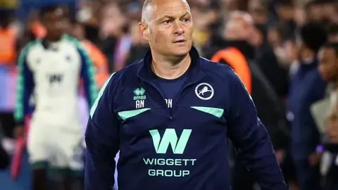 “意甲第10轮尤文图斯1-2憾负萨索洛，麦肯尼进球难挽败局，遭遇绝杀险些翻盘”