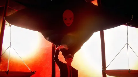 洞察技巧！深度解析詹姆斯非摔时刻，精彩瞬间详细回放